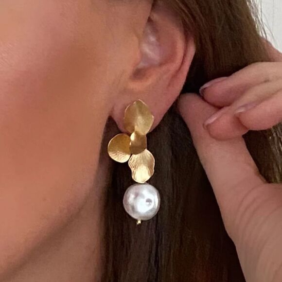 Flower shape earrings A5 - Picture 1 of 5